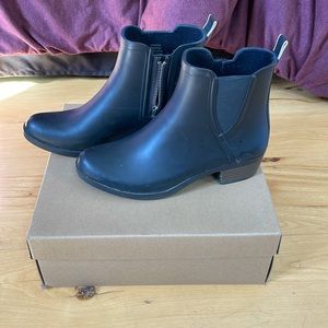 Stylish Ankle Rain Boots